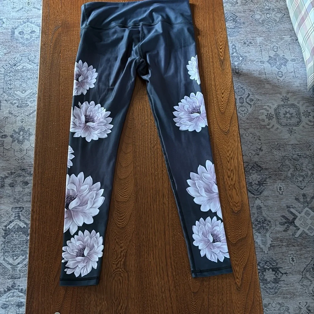 Noli Floral Leggings Medium - Picture 6 of 6